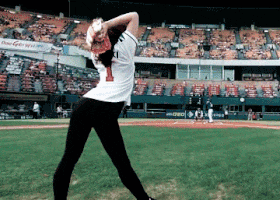 Rhythmic gymnast Soo-ji Shin First Pitch.gif