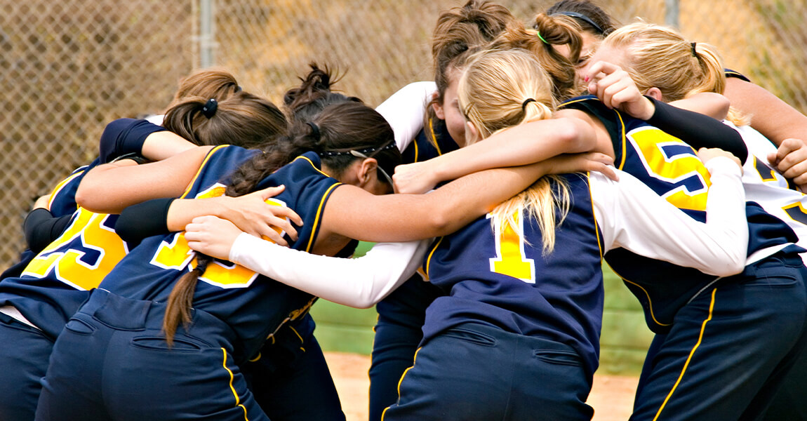 15 Easy & Practical Softball Hairstyles for Girls & Women