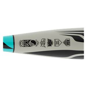 Batteuse de softball femme prête à balancer sa batte | PSD Premium Batteuse de softball femme prête à balancer sa batte | PSD Premium