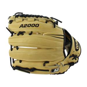 Wilson A2000 11.75" Baseball Glove: WTA20RB18D33: Image #314549