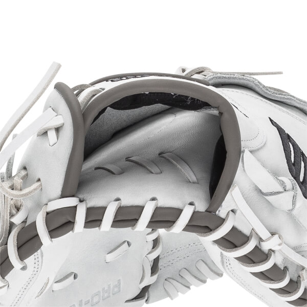 Wilson A1000 CM33 33" Fastpitch Softball Catcher's Mitt: WBW10260033: Image #448792