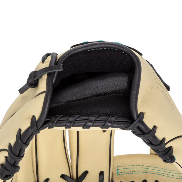 Marucci Oxbow 11.75" Baseball Glove: MFG3OX44A4-CM/BK: Image #445985
