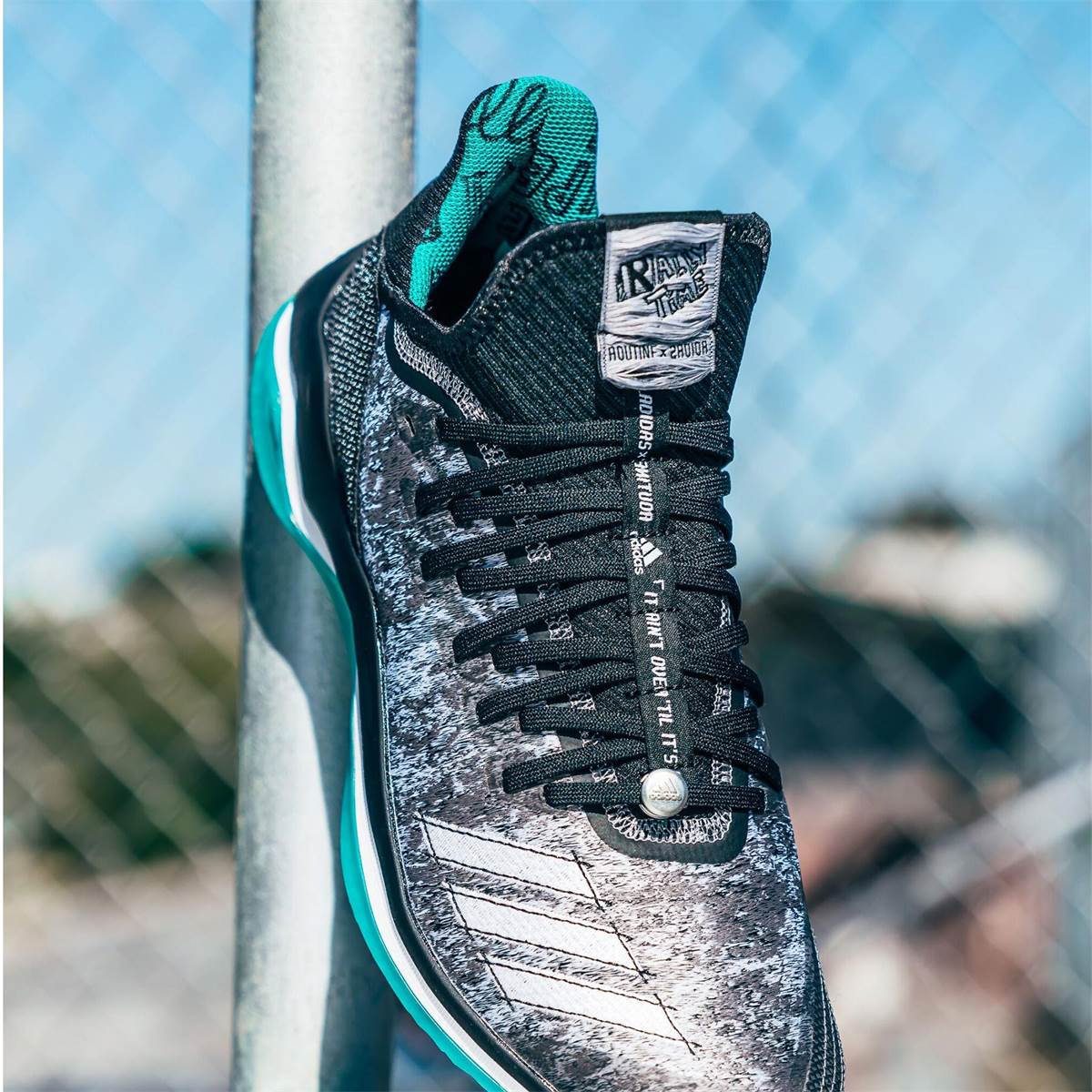 adidas icon 4 turf