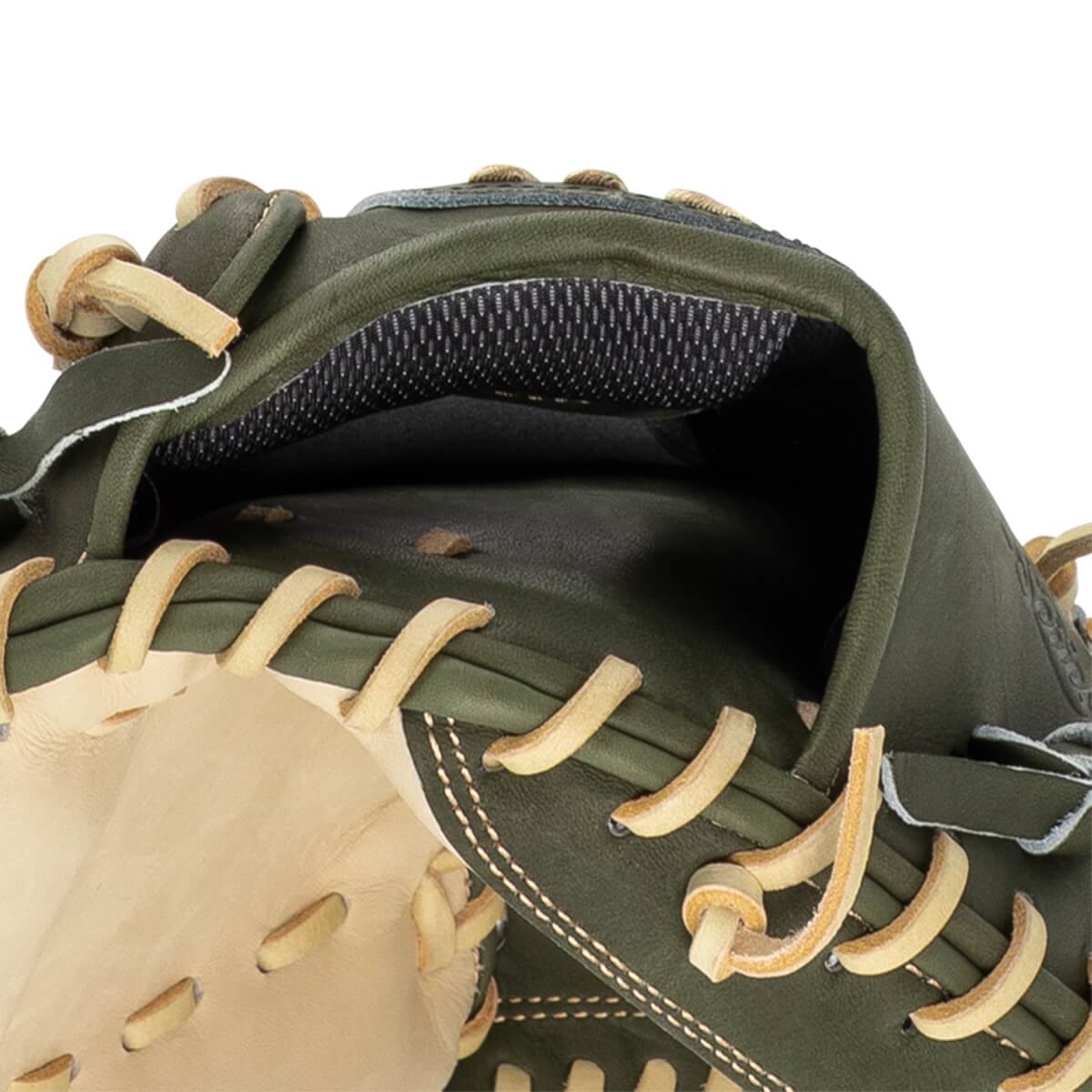 Marucci Capitol 34" Baseball Catcher's Mitt: MFG4CP240C1: Image #461777