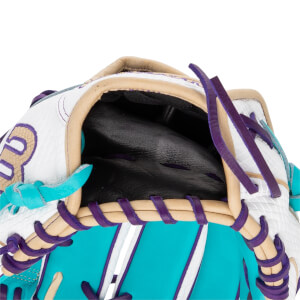 Wilson A2000 T125 12.5" Winter Collection Fastpitch Softball Glove: WBW103947125: Image #464226